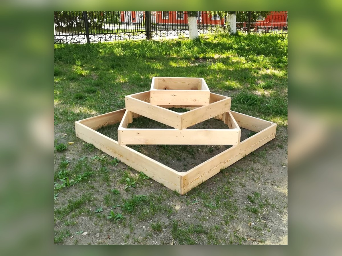 Садовая деревянная конструкция